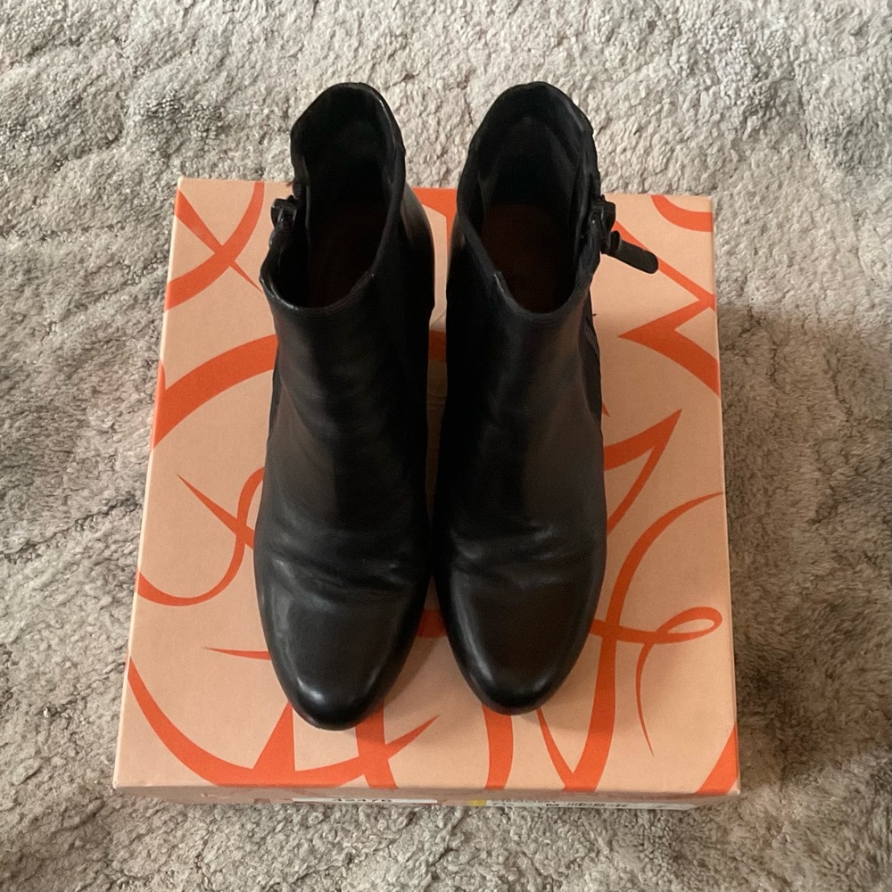 Via Spiga wedge boot size 7 1/2 fits like an 8